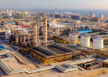 جواد وکیلی، مدیرعامل و نائب رئیس هیئت مدیره گروه مالی سپهر صادرات، از ادغام شرکت‌ صنایع پروشیمی‌ دنا در شرکت صنایع پتروشیمی سبلان از شرکت‌های تابعه هلدینگ انرژی سپهر خبر داد.