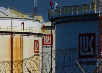 مخالفت اتحادیه اروپا با درخواست مذاکره با اوکراین درباره تحریم‌های نفتی