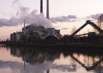 تولید نفت به مرز ۴ میلیون بشکه می‌رسد