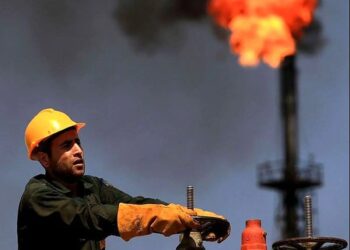 وزير جديد بساط شركت هاي پيمانكاري نيرو در نفت را جمع كند