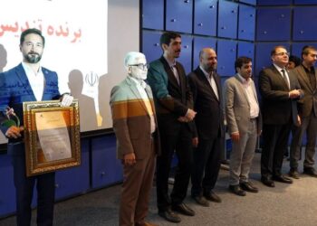 آریاساسول در بین 5 شرکت برتر جایزه بهره‌وری انرژی برق