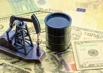 توقف فعالیت بسیاری از سکوهای نفتی آمریکا به خاطر طوفان قیمت نفت را طی هفته گذشته افزایش داد و نفت برنت 0.8 درصد و نفت آمریکا 1.4 درصد افزایش قیمت هفتگی داشتند.