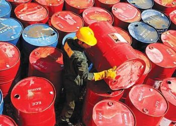 ۵.۶ میلیون‌ بشکه نفت طی ۳ سال صرفه‌جویی می شود