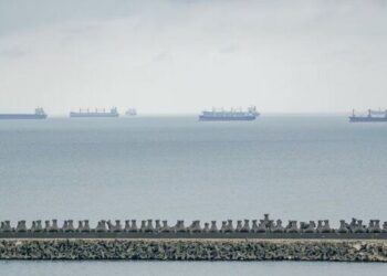 پروژه ال‌ان‌جی روسیه با تشدید تحریم‌ها متوقف شد