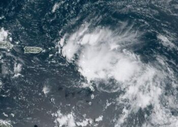 تأسیسات نفتی آمریکا در خلیج مکزیک تعطیل شد