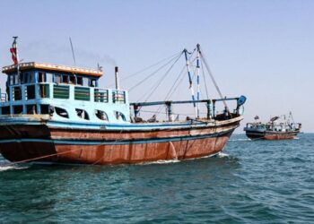 شناور حامل سوخت قاچاق در خلیج فارس توقیف شد