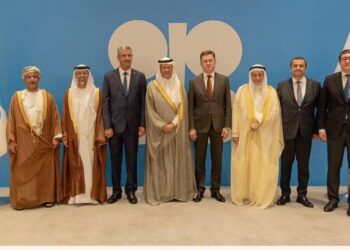 تعدیل کاهش عرضه ۸ عضو اوپک‌پلاس به تعویق افتاد