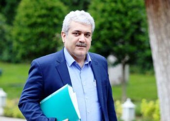 سورنا ستاری