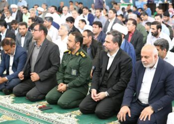 تشکر و قدردانی امام جمعه عسلویه از دکتر شیخان و مجموعه پازارگاد