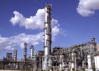 تاکید استاندار همدان بر سرعت گرفتن پروژه پتروشیمی ابن‌سینا