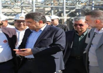 محمود امین‌نژاد از طرح صنایع پلیمر گچساران بازدید کرد