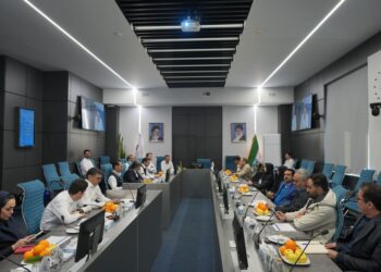 اساتید و مدیران دانشگاه تهران از مجتمع پلیمر آریاساسول بازدید کردند