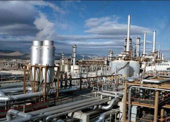 خبر خوش برای صنعت پتروشیمی؛ مجتمع پتروشیمی آبادان دوباره به تولید رسید
