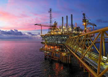 جذب غول‌های نفتی