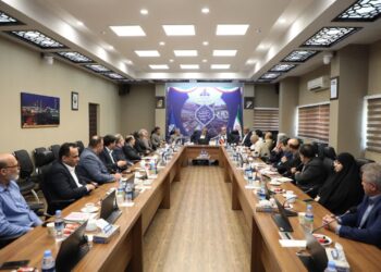 جلسه بازدید مدیرعامل شرکت ملی نفت ایران از شرکت نفت و گاز اروندان با هدف بررسی آمادگی برای تولید یک میلیون بشکه نفت