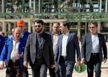 بازدید از پتروشیمی شازند