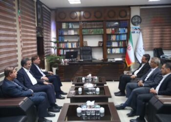 دکتر ارسلان زارع، استاندار بوشهراز تعامل مستمر مدیرعامل شرکت پازارگاد با جامعه محلی و ارتباط شایسته این شرکت با محیط پیرامونی صنعت قدردانی کرد.