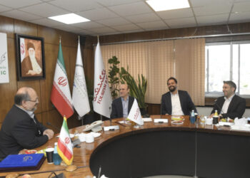 امضای تفاهم‌نامه همکاری هلدینگ خلیج فارس و بانک گردشگری