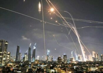 ضربه قاطع موشک‌های نسل جدید ایران به مراکز نفتی اسرائیل