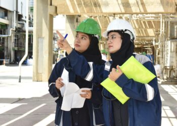 حضور بانوان در خط مقدم اورهال پتروشیمی تبریز