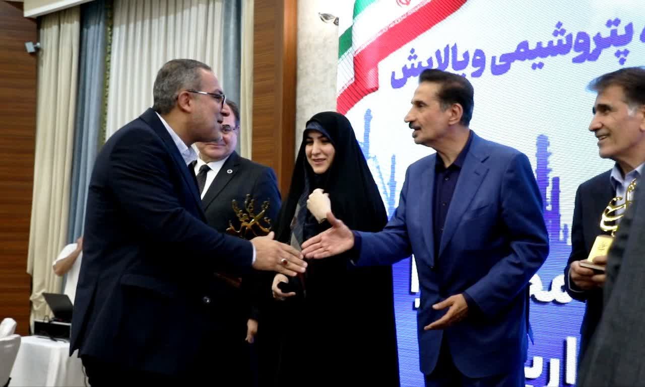 تقدیر از مدیرعامل هلدینگ پتروفرهنگ