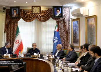 عملکرد ۱۲ روزه صنعت نفت در مدیریت بحران ستایش رئیسجمهور را برانگیخت