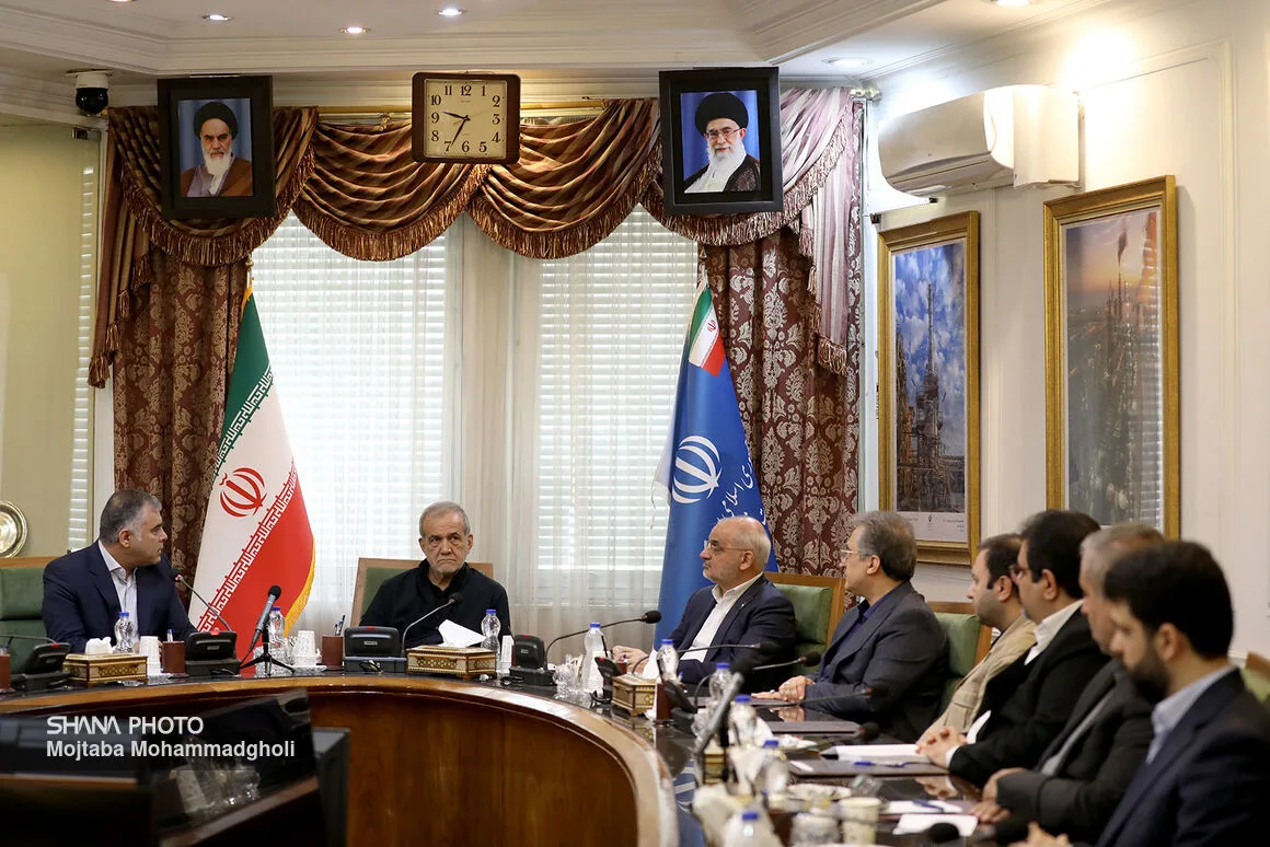 عملکرد ۱۲ روزه صنعت نفت در مدیریت بحران ستایش رئیس‌جمهور را برانگیخت