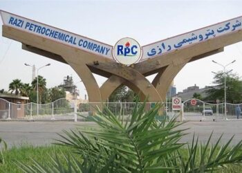 پتروشیمی رازی: برای حل مشکل کارگران پیمانکار در حال مذاکره هستیم