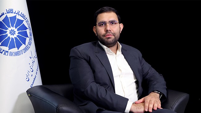 امین شاکری به نمایندگی از صندوق بازنشستگی کشوری، مجدداً به عضویت هیات مدیره پتروشیمی اصفهان درآمد. وی پیش از این نیز نایب رئیس هیات مدیره این شرکت بوده است.