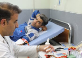 حرکت انسان‌دوستانه کارکنان پتروشیمی شیراز: 45 هزار سی‌سی خون اهدا شد
