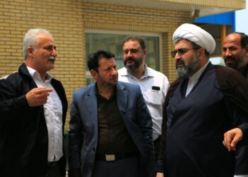 حجت‌الاسلام موحدی‌راد، رئیس کل دادگستری استان سیستان و بلوچستان، و مهدی مهرانگیز، رئیس کل دادگستری استان بوشهر، با حضور در مجتمع پتروشیمی آپادانا از بخش‌های مختلف این مجموعه تولیدی بازدید کردند.