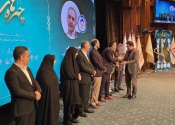 هشتمین اجلاس سراسری تجلیل از چهره‌های نامی صنعت و اقتصاد کشور برگزار شد