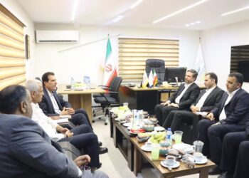 به گزارش مسیرانرژی به نقل از روابط‌عمومی شرکت پازارگاد؛ مدیرکل ورزش و جوانان استان بوشهر در دیدار با مدیرعامل شرکت عملیات غیرصنعتی پازارگاد، ضمن قدردانی از حمایت‌های صنعت از ورزش استان، خواستار توجه جدی صنایع مستقر در استان به کشف استعدادهای ورزشی این استان و زمینه‌سازی برای درخشش ورزشکاران این استان در عرصه‌های ملّی و بین‌المللی شد.