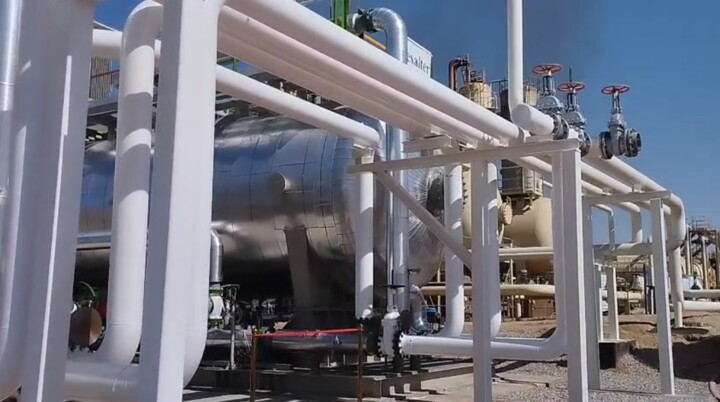 به گزارش مسیر انرژی به نقل از ایرنا، حمید بُوَرد روز چهارشنبه در آیین بهره‌برداری از نخستین واحد سیار نمک‌زدایی صنعت نفت کشور در دهلران، ضمن گرامیداشت یاد و خاطره شهدای دفاع مقدس، بهره‌برداری از نخستین واحد سیار نمک‌زدایی کشور را گامی مهم برای بهبود تولید در میادین نیمه‌عمر دانست.