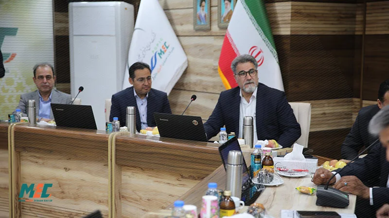 به گزارش مسیرانرژی به نقل از روابط عمومی شرکت مبین انرژی خلیج فارس، در این نشست، موضوعات کلان منابع انسانی از جمله ارتقای سطح شایستگی کارکنان، بهبود فرآیندهای جذب و نگهداشت نیروی انسانی، توسعه آموزش‌های تخصصی و تقویت رفاه کارکنان مورد بررسی قرار گرفت.