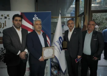 به گزارش مسیرانرژی، در نهمین جشنواره نوآوری محصول برتر ایرانی که با حضور معاونت توسعه و برنامه‌ریزی وزارت صنعت، معدن و تجارت، قایم مقام معاونت پژوهشی شریف ، مدیران ارشد شرکت‌های پتروشیمی، بانک‌ها شرکت‌های خودروسازی و جمعی از فعالان حوزه نوآوری در دانشکده انرژی دانشگاه صنعتی شریف برگزار شد، شرکت پتروشیمی جم‌پیلن با ارائه گرید جدید EP548u موفق شد تندیس زرین و لوح تقدیر این رویداد معتبر را به دست آورد.