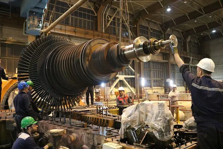 به گزارش مسیر انرژی به نقل از تسنیم، ابوالفضل عسگری، مدیرعامل شرکت مادرتخصصی برق حرارتی، آمادگی کامل نیروگاه‌ها برای تولید برق پایدار را هدف اصلی این شرکت برشمرد و افزود: از این رو همه ساله پس از عبور از فصل گرم سال و طی اواخر شهریورماه فصل تعمیراتی نیروگاه‌های حرارتی آغاز شده و باید تا خردادماه سال بعد به پایان برسد؛ چرا که از خردادماه با افزایش مصرف برق کشور باید بتوانیم همه واحدهای تولید برق حرارتی کشور را با آمادگی حداکثری در مدار تولید داشته باشیم.