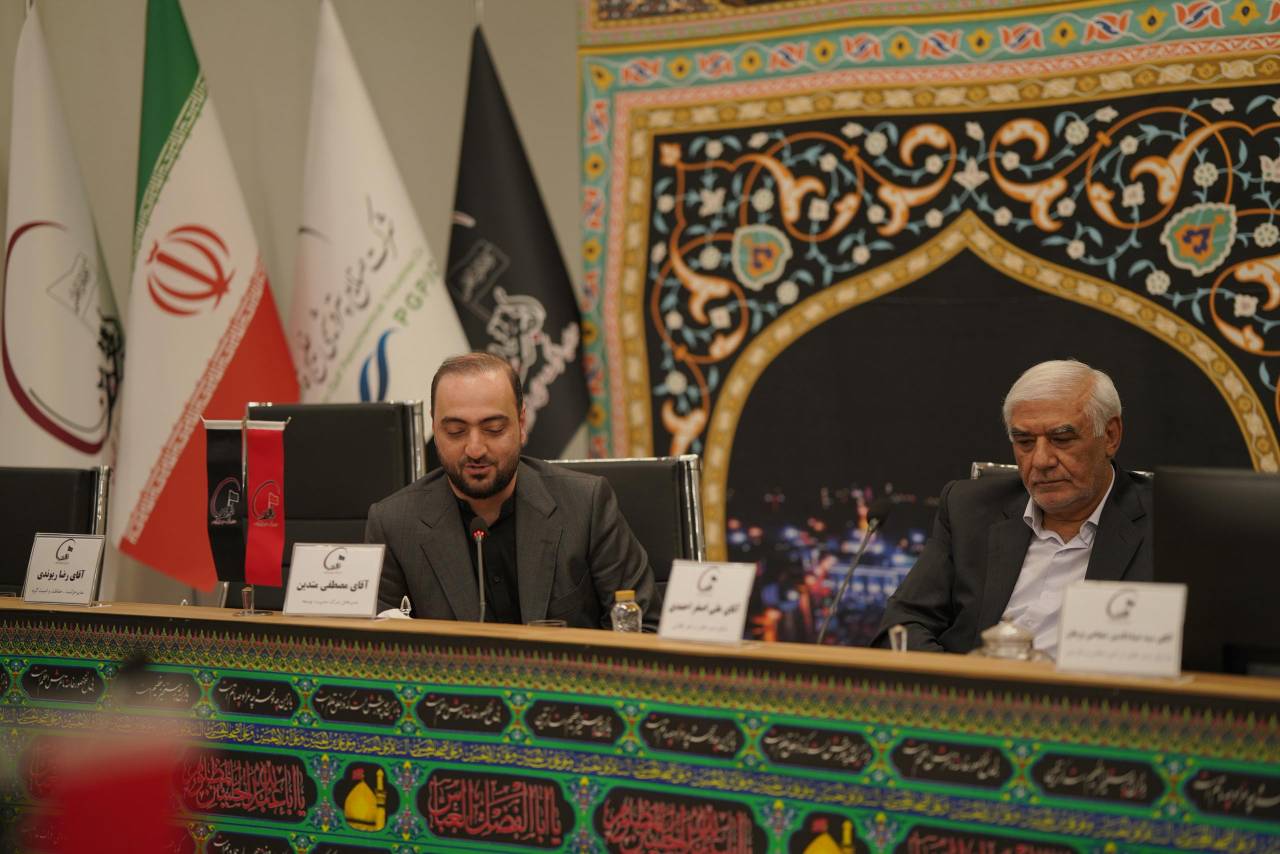 به گزارش مسیرانرژی: مهندس شاه‌قلعه در این خصوص تصریح کرد: شرکت پازارگاد به عنوان بزرگ‌ترین چارتر کننده خطوط هوایی کشور، بزرگ‌ترین سهم در جابجایی کارکنان صنایع در مناطق عملیاتی جنوب کشور و همچنین خدمات رسانی به مردم جامعه محلی را دارد، بطوری که سالیانه با جابجایی قریب به یک میلیون مسافر، توانسته به عنوان یکی از پیشروترین شرکت‌های خدمات دهنده امور مسافرت هوایی مطرح شود.