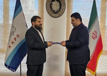 به گزارش مسیرانرژی به نقل از روابط عمومی و امور بین‌الملل پتروشیمی امیرکبیر، طی حکمی از سوی عباس کشوری مدیرعامل و نایب‌رئیس هیأت‌مدیره شرکت سرمایه‌گذاری توسعه سرمایه رفاه، «حسام خوشبین‌فر» به‌عنوان سرپرست شرکت پتروشیمی امیرکبیر منصوب شد.