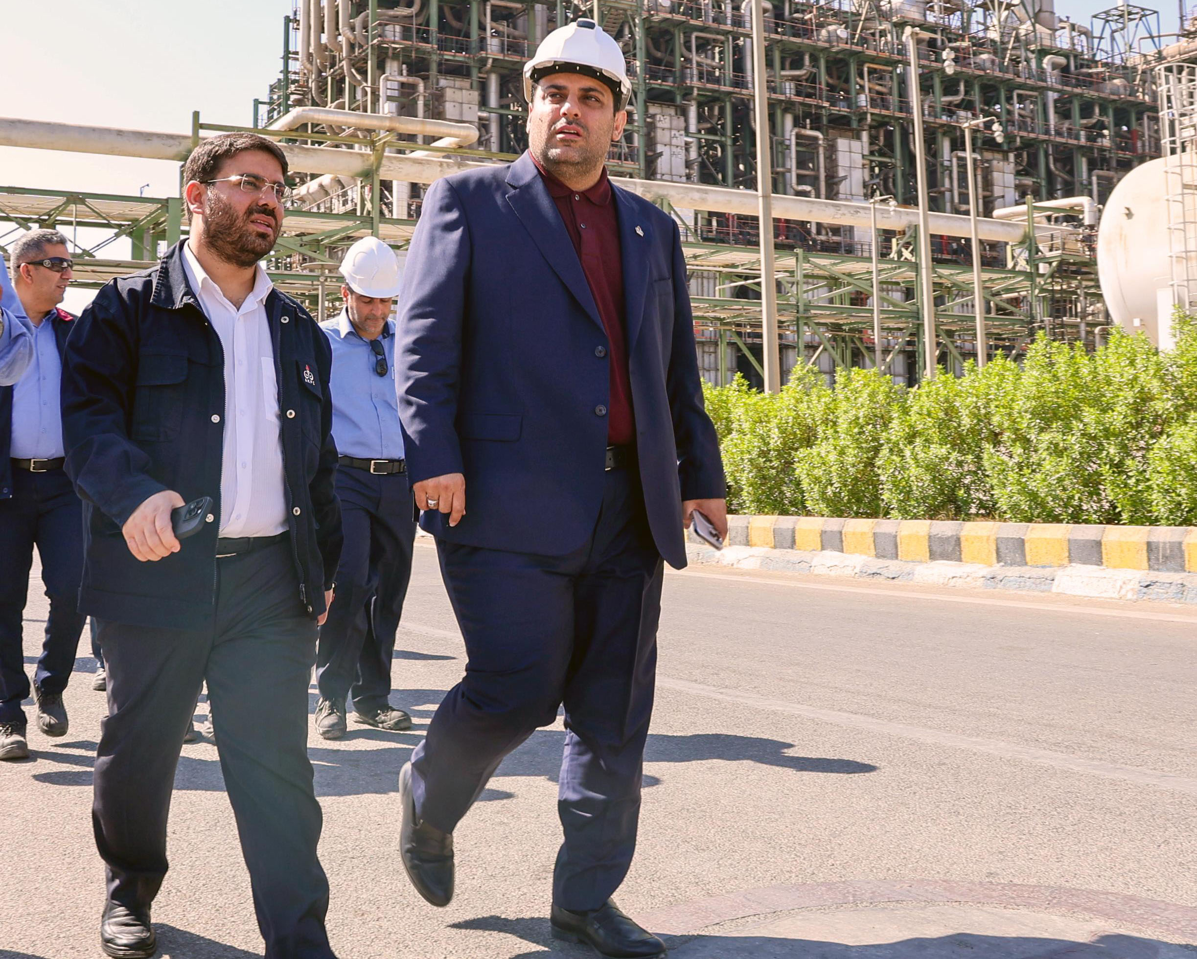 به گزارش مسیرانرژی به نقل از روابط عمومی و امور بین‌الملل پتروشیمی امیرکبیر، مهندس حسام خوشبین‌فر سرپرست این شرکت، با هدف بررسی آخرین وضعیت تولید و روند فعالیت واحدهای مختلف، از بخش‌های گوناگون مجتمع بازدید به‌عمل آورد.