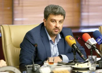 به گزارش مسیر انرژی به نقل از توانیر، مصطفی رجبی‌مشهدی در برنامه فرهنگی طرح ملی سبا (سفیران بهینه‌سازی انرژی) که هم‌زمان با روز جهانی کودک و با حضور وزیر نیرو در باغ کتاب تهران برگزار شد، با اشاره به اهمیت آموزش نسل‌های جدید در مدیریت مصرف انرژی گفت: یکی از برنامه‌هایی که به شرکت توانیر تکلیف شد، اجرای طرحی با محوریت خانواده، بانوان و کودکان در قالب طرح ملی سبا بود. این طرح با بهره‌گیری از هنر، خلاقیت، فعالیت‌های تفریحی و آموزشی، نسل کودک و نوجوان را با مفهوم انرژی و مصرف بهینه آشنا می‌کند.