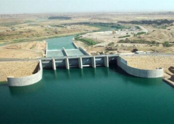 به گزارش مسیر انرژی به نقل از ایسنا، عبدالرضا زارعی در حاشیه هفتمین کنفرانس نیروگاه های خورشیدی ایران افزود: از سال ۹۰ تاکنون حدود چهار هزار و ۸۸۰ کیلووات نیروگاه خورشیدی (از پنج کیلووات تا یک مگاوات)‌ در استان خوزستان در مدار هستند.