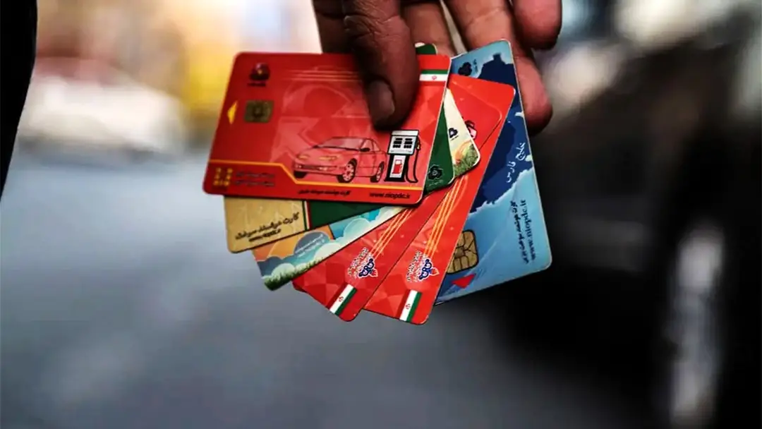 به گزارش مسیر انرژی به نقل از مهر، عطا بهرامی کارشناس اقتصادی با اشاره به مزیت افزایش نرخ با تأکید بر اینکه «افزودن نرخ سوم هیچ مزیتی برای اقتصاد کشور ندارد»، اظهار کرد: این روش نه‌تنها مشکلی را حل نمی‌کند بلکه تبعات روانی و اقتصادی قابل توجهی نیز به دنبال دارد.