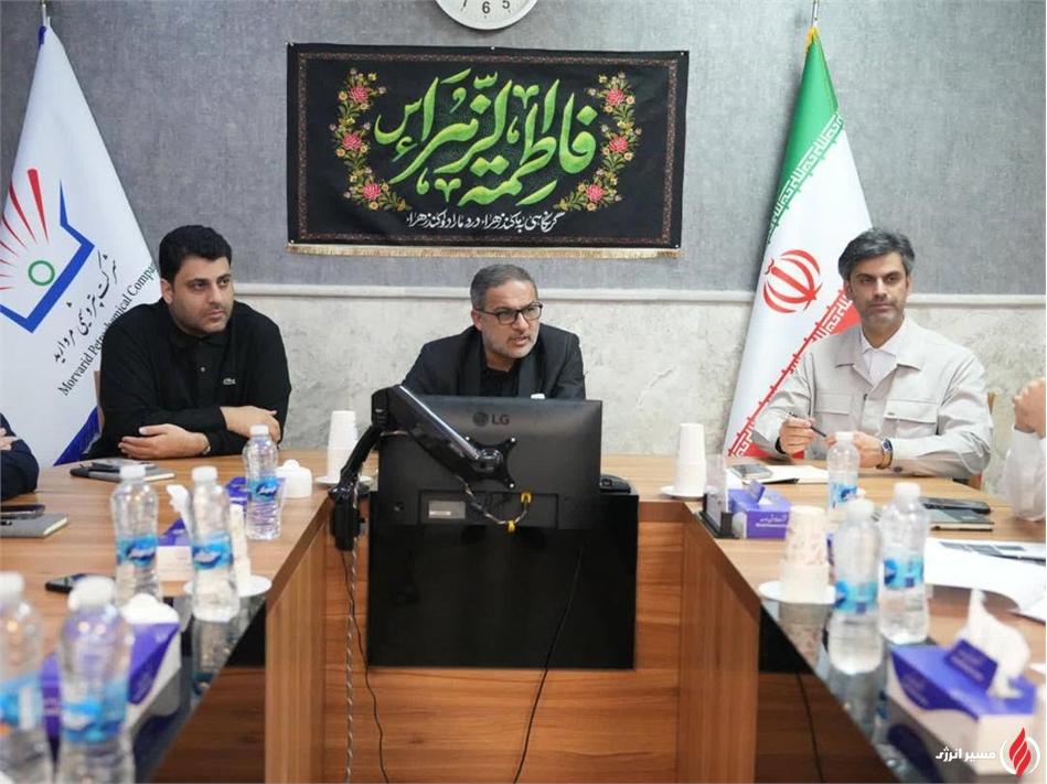 به گزارش مسیرانرژی به نقل از روابط عمومی و امور فرهنگی پتروشیمی مروارید؛ در جریان این بازدید، که با حضور حسام خوشبین‌فر مدیرعامل پتروشیمی مروارید و جمعی از مدیران فنی و عملیاتی شرکت برگزار شد، آخرین وضعیت آمادگی واحدهای عملیاتی برای آغاز عملیات اورهال و لودکاتالیست اتیلن اکساید مورد بررسی قرار گرفت و گزارش کاملی از برنامه‌ریزی‌ها، تدارک قطعات و هماهنگی تیم‌های اجرایی ارائه شد.