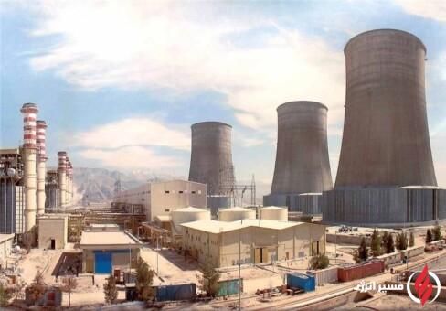 به گزارش مسیر انرژی به نقل از وزارت نفت، محمدصادق عظیمی‌فر با اعلام عزم دولت چهاردهم در کیفی‌سازی فرآورده‌های نفتی کشور اظهار کرد: تولید و تحویل نفت‌کوره کم‌سولفور در دو ماه گذشته همسو با تکمیل زنجیره تأمین سوخت، عملیاتی شد که با این اقدام نه‌تنها بخشی از سوخت نیروگاه‌های حرارتی تأمین می‌شود، بلکه تأثیرات زیست‌محیطی ناشی از آلاینده‌ها نیز کاهش می‌یابد.