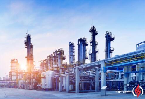 به گزارش مسیر انرژی به نقل از ایرنا، محمدجواد بدری مدیرعامل یک شرکت پتروشیمی تابعه هلدینگ خلیج فارس که با نماد بوعلی در بازار سرمایه فعال است صبح امروز یکشنبه ۹ آذر در نشست خبری «یک‌شنبه - یک ناشر» بورس تهران اظهار داشت: چهارشنبه هفته گذشته (پنجم آذر)‌ نشست اعضای انجن صنفی کارفرمایی صنعت پتروشیمی و مسئولان بانک مرکزی برگزار و مقرر شد عمده عرضه ارز بازگشت از صادرات پتروشیمی ها در بازار اول مرکز مبادله ارز و طلا انجام شود.