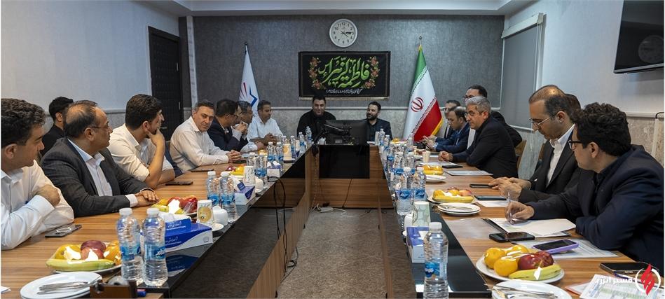 به گزارش  مسیرانرژی به نقل از روابط عمومی و امور فرهنگی پتروشیمی مروارید؛ در ابتدای جلسه، حسام خوشبین‌فر مدیرعامل پتروشیمی مروارید ضمن خیرمقدم به مدیرعامل بانک شهر و هیات همراه، گزارشی از وضعیت تولید، برنامه‌های آینده و رویکردهای مدیریتی این شرکت ارائه کرد.