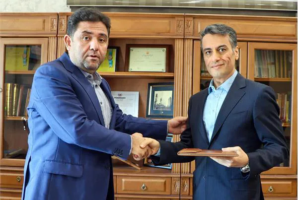 به گزارش مسیرانرژی به نقل از روابط عمومی و امور بین‌الملل پتروشیمی امیرکبیر، علی حیاتی سرپرست و عضو هیأت‌مدیره این شرکت، در حکمی «علی پورمحمود بابلی» را به‌عنوان «سرپرست مدیریت بازاریابی و فروش پتروشیمی امیرکبیر»، منصوب کرد.