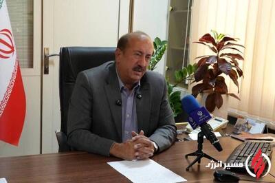 به گزارش مسیر انرژی به نقل از مهر، عزت‌الله زارعی، سخنگوی وزارت صنعت، معدن و تجارت، با تشریح روند تأمین سوخت واحدهای صنعتی و معدنی اعلام کرد: موضوع سوخت برای بخش صنعت و معدن بر اساس یک الگو و فرمول مشخص مدیریت می‌شود. این الگو طبق تأکید ریاست‌جمهوری در تاریخ ۹ مهر ۱۴۰۴ تدوین شد و دستگاه‌های اجرایی موظف شدند الگوهای مصرف سوخت خود را تنظیم و در کارگروه مربوطه تصویب کنند.