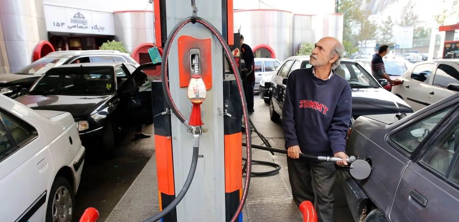 به گزارش مسیر انرژی به نقل از ایسنا، احمد نادری عضو هیات رئیسه مجلس در جلسه علنی نوبت عصر امروز نامه نمایندگان خطاب به مسعود پزشکیان رئیس‌جمهور درباره «ناترازی تولید و مصرف بنزین» را قرائت کرد.